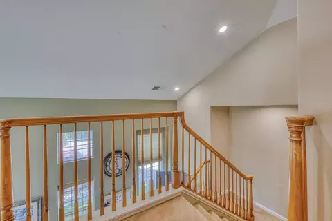 Entry Way - 963 Fitzgerald St, Salinas, CA 93906 photo 2 of 3