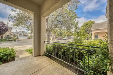 Exterior - 963 Fitzgerald St, Salinas, CA 93906 photo 2 of 6