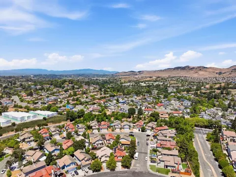 View/Area - 201 Knights Cir, Vallejo, CA 94591 photo 4 of 5