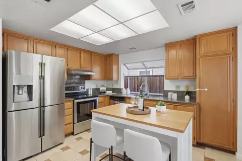 Kitchen - 201 Knights Cir, Vallejo, CA 94591 photo 1 of 3