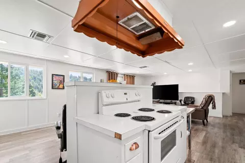 Kitchen - 7025 Glen Haven Rd, Soquel, CA 95073 photo 5 of 8
