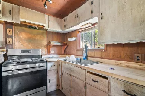 Kitchen - 7025 Glen Haven Rd, Soquel, CA 95073 photo 8 of 8