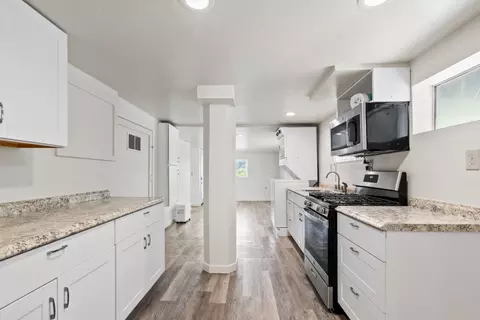 Entry Way - 7025 Glen Haven Rd, Soquel, CA 95073 photo 1 of 2
