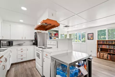 Kitchen - 7025 Glen Haven Rd, Soquel, CA 95073 photo 3 of 8