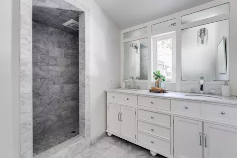 Bath - 221 Highland Dr, Aptos, CA 95003 photo 2 of 3