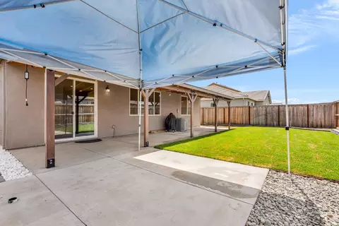 Exterior - 673 Dorset Dr, Patterson, CA 95363 photo 8 of 9
