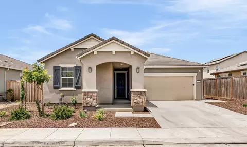 Exterior - 673 Dorset Dr, Patterson, CA 95363 photo 1 of 9
