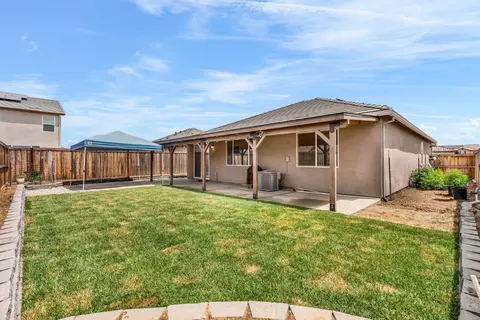 Exterior - 673 Dorset Dr, Patterson, CA 95363 photo 6 of 9
