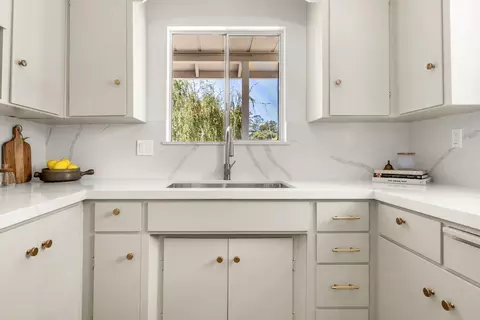 Kitchen - 616 Oak Dr A, Capitola, CA 95010 photo 4 of 6