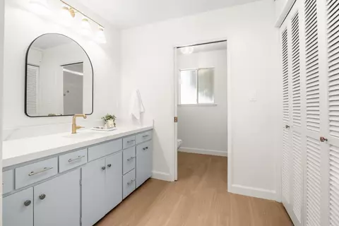 Bath - 616 Oak Dr A, Capitola, CA 95010 photo 4 of 9