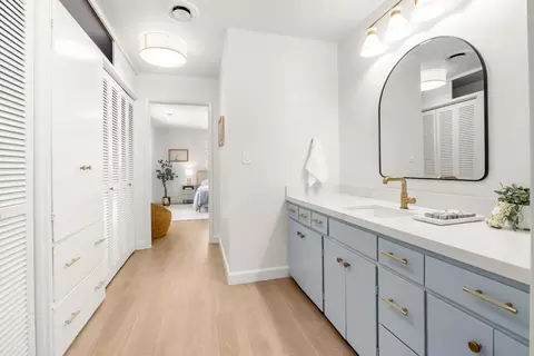 Bath - 616 Oak Dr A, Capitola, CA 95010 photo 5 of 9