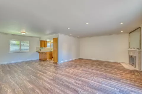 Living - 23799 Monterey Salinas Hwy 44, Salinas, CA 93908 photo 3 of 5