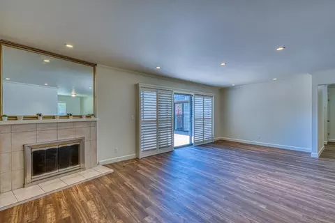 Living - 23799 Monterey Salinas Hwy 44, Salinas, CA 93908 photo 2 of 5