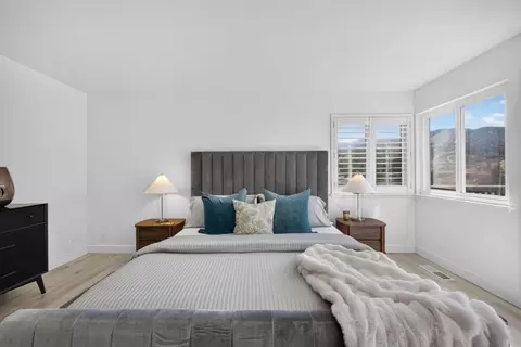 Bedroom - 1176 Grand Teton Dr, Pacifica, CA 94044 photo 4 of 8
