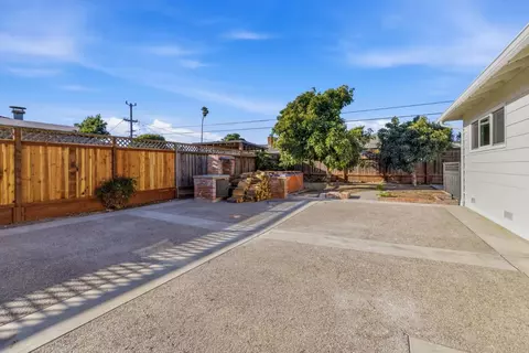 Exterior - 788 Bedford Dr, Salinas, CA 93901 photo 5 of 7