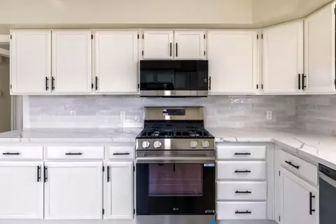 Kitchen - 788 Bedford Dr, Salinas, CA 93901 photo 3 of 4