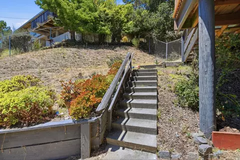 Exterior - 85 Park Cir, Sausalito, CA 94965 photo 9 of 12