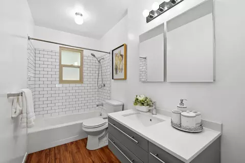 Bath - 85 Park Cir, Sausalito, CA 94965 photo 2 of 2