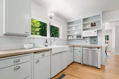 Kitchen - 7337 Glen Haven Rd, Soquel, CA 95073 photo 7 of 8