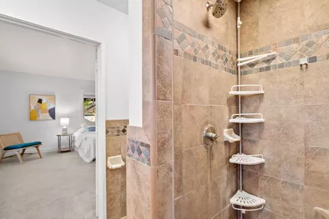 Bath - 7337 Glen Haven Rd, Soquel, CA 95073 photo 4 of 4