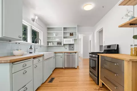 Kitchen - 7337 Glen Haven Rd, Soquel, CA 95073 photo 4 of 8