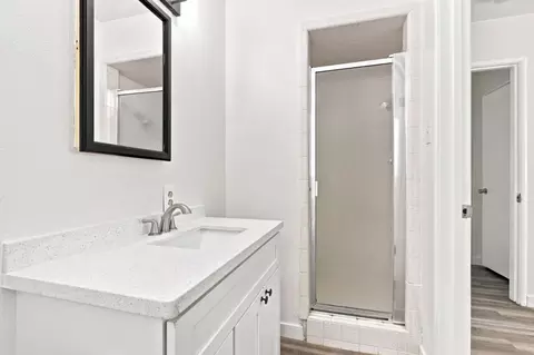 Bath - 1909 Evergreen Ave, Modesto, CA 95350 photo 3 of 3