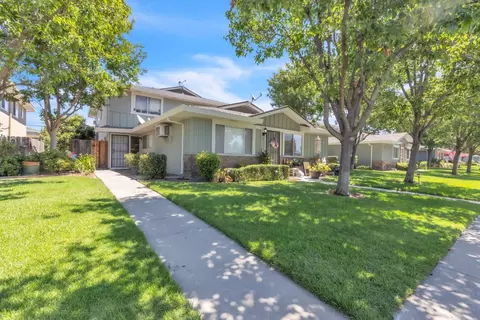 1327 Scossa Ave 4, San Jose, CA 95118