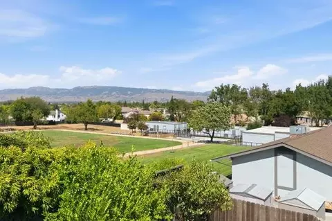 View/Area - 8710 Jan Dr, Gilroy, CA 95020 photo 2 of 7