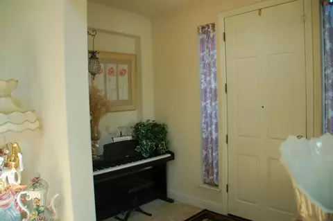 Entry Way - Tulloch Dr, Tracy, CA 95304 photo 1 of 4