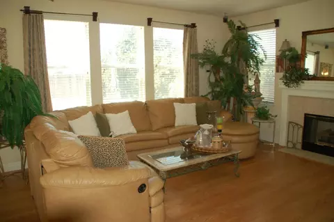 Living - Tulloch Dr, Tracy, CA 95304 photo 3 of 5