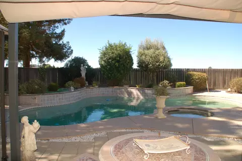 Exterior - Tulloch Dr, Tracy, CA 95304 photo 6 of 7