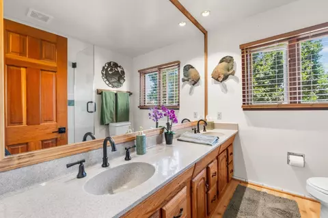 Bath - 24315 San Pedro Ln, Carmel, CA 93923 photo 2 of 3