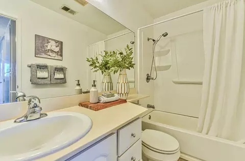 Bath - 4402 Starboard Ct, Soquel, CA 95073 photo 3 of 3