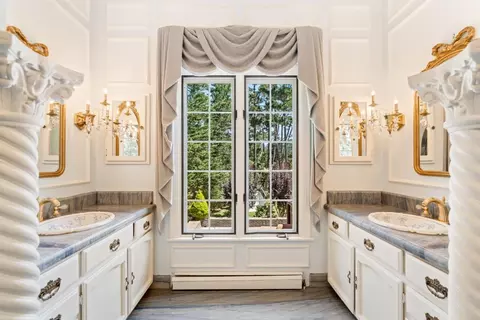 Bath - 1237 Sombria Ln, Pebble Beach, CA 93953 photo 3 of 5