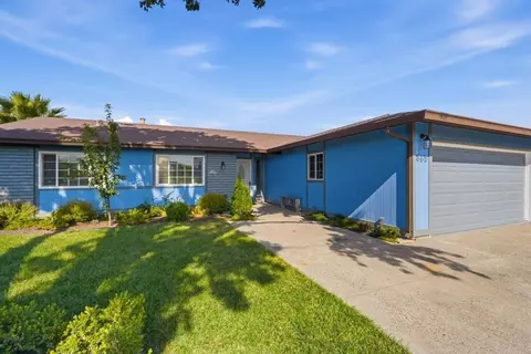 Exterior - 865 Locust Ave, Manteca, CA 95337 photo 2 of 7