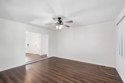 Living - 865 Locust Ave, Manteca, CA 95337 photo 4 of 5