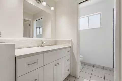 Bath - 865 Locust Ave, Manteca, CA 95337 photo 3 of 3