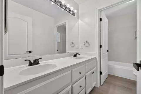Bath - 5409 Greco Ln, Salida, CA 95368 photo 5 of 6
