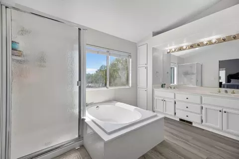 Bath - 5409 Greco Ln, Salida, CA 95368 photo 2 of 6