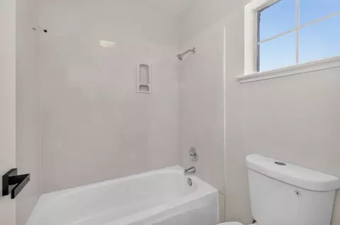 Bath - 5409 Greco Ln, Salida, CA 95368 photo 6 of 6