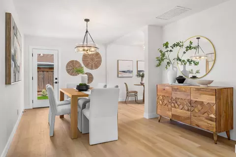 Dining - 4805 Emerald St, Capitola, CA 95010 photo 3 of 3