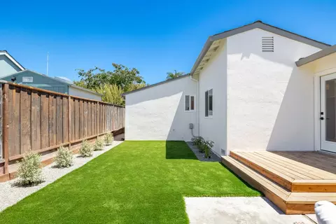 Exterior - 4805 Emerald St, Capitola, CA 95010 photo 6 of 9