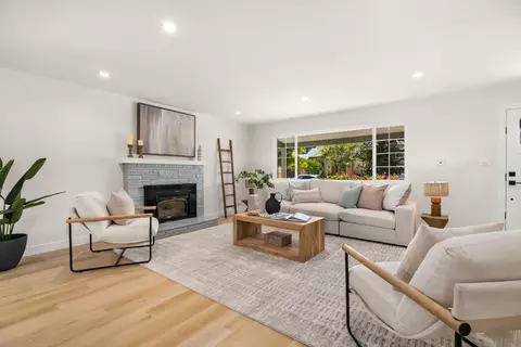 Living - 4805 Emerald St, Capitola, CA 95010 photo 3 of 4