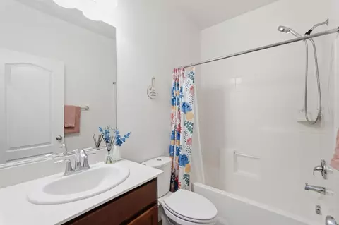 Bath - 7721 Sumac Pl, Gilroy, CA 95020 photo 1 of 3