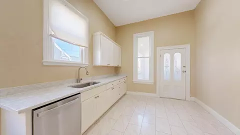 Entry Way - 456 S 2nd St, San Jose, CA 95113 photo 3 of 5