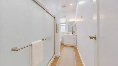 Bath - 456 S 2nd St, San Jose, CA 95113 photo 1 of 4
