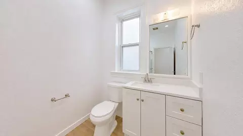 Bath - 456 S 2nd St, San Jose, CA 95113 photo 4 of 4