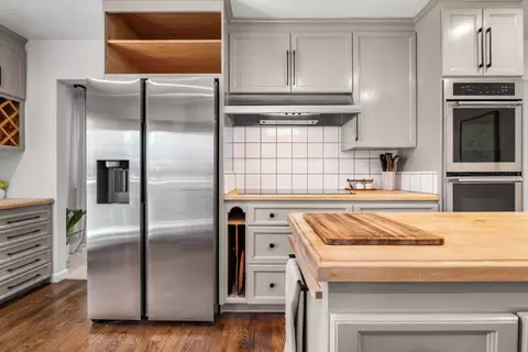 Kitchen - 504 Cuesta Dr, Aptos, CA 95003 photo 3 of 3