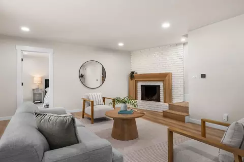 Living - 504 Cuesta Dr, Aptos, CA 95003 photo 4 of 6