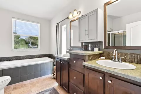 Bath - 8885 New Ave, Gilroy, CA 95020 photo 1 of 2